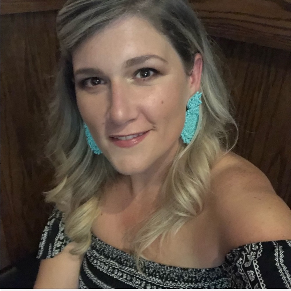 Meet your Posher, Tina
